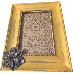 Pier 1 Imports Country Wood Yellow Frame Metal Flower Holds 5x7 Picture